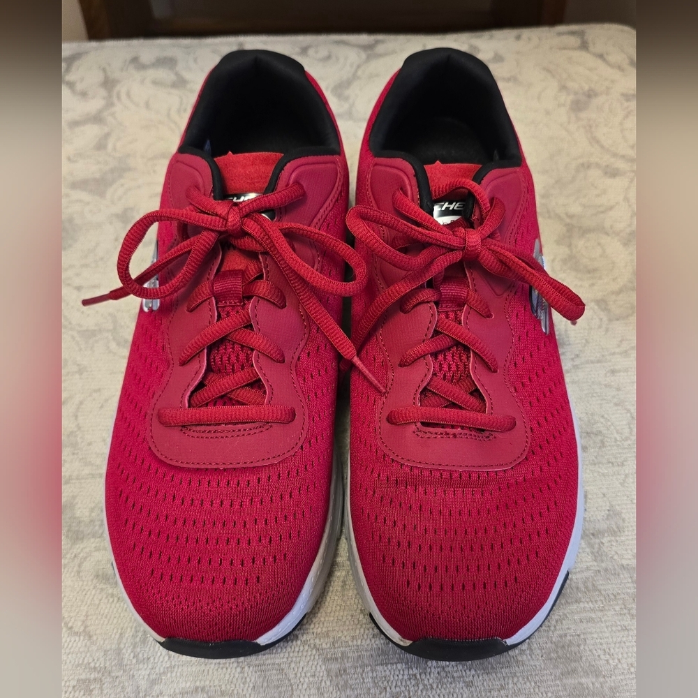 Red Skechers Woman 12 Men 10